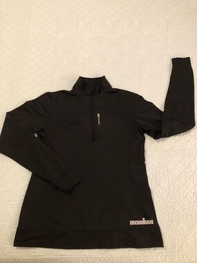 Sugoi  MidZero Ironman 1/2 zip pullover. Size small.